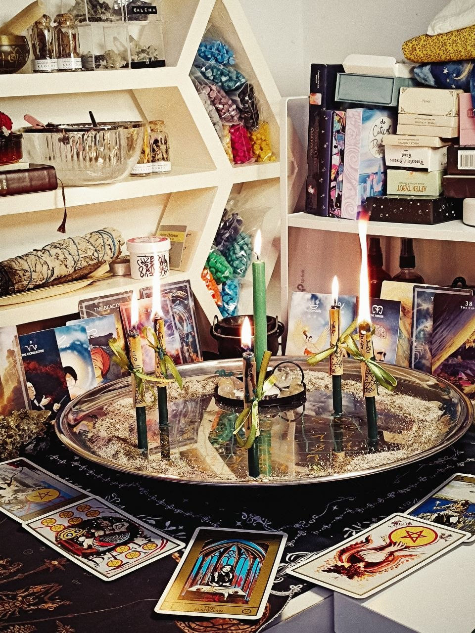 Tarot and ritual materials prepared for a Lampara reading